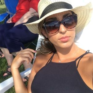 Meet your Posher, Marissa